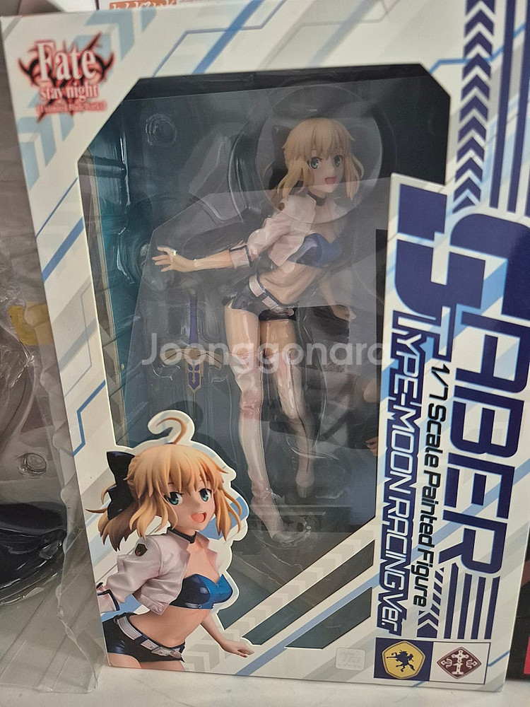 세이버 피규어 팝니다 . 페이트 타입문 레이싱 세이버, 네로 ,수영복 세이버 피규어 히로인x 피규어 등 팝니다.--0